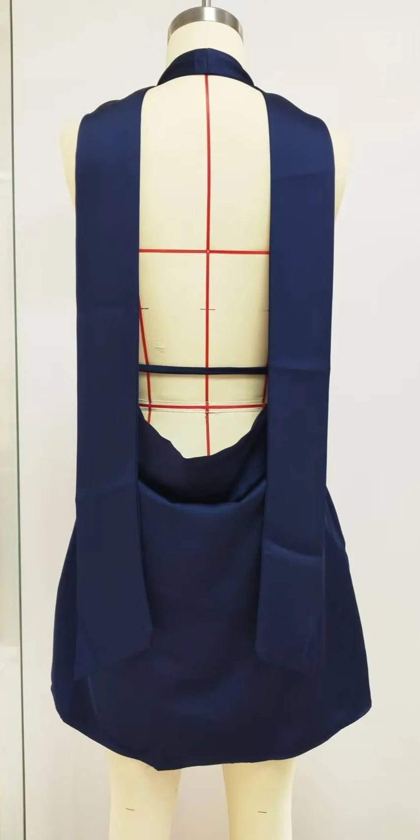 Vestido Curto Acetinado Foxie