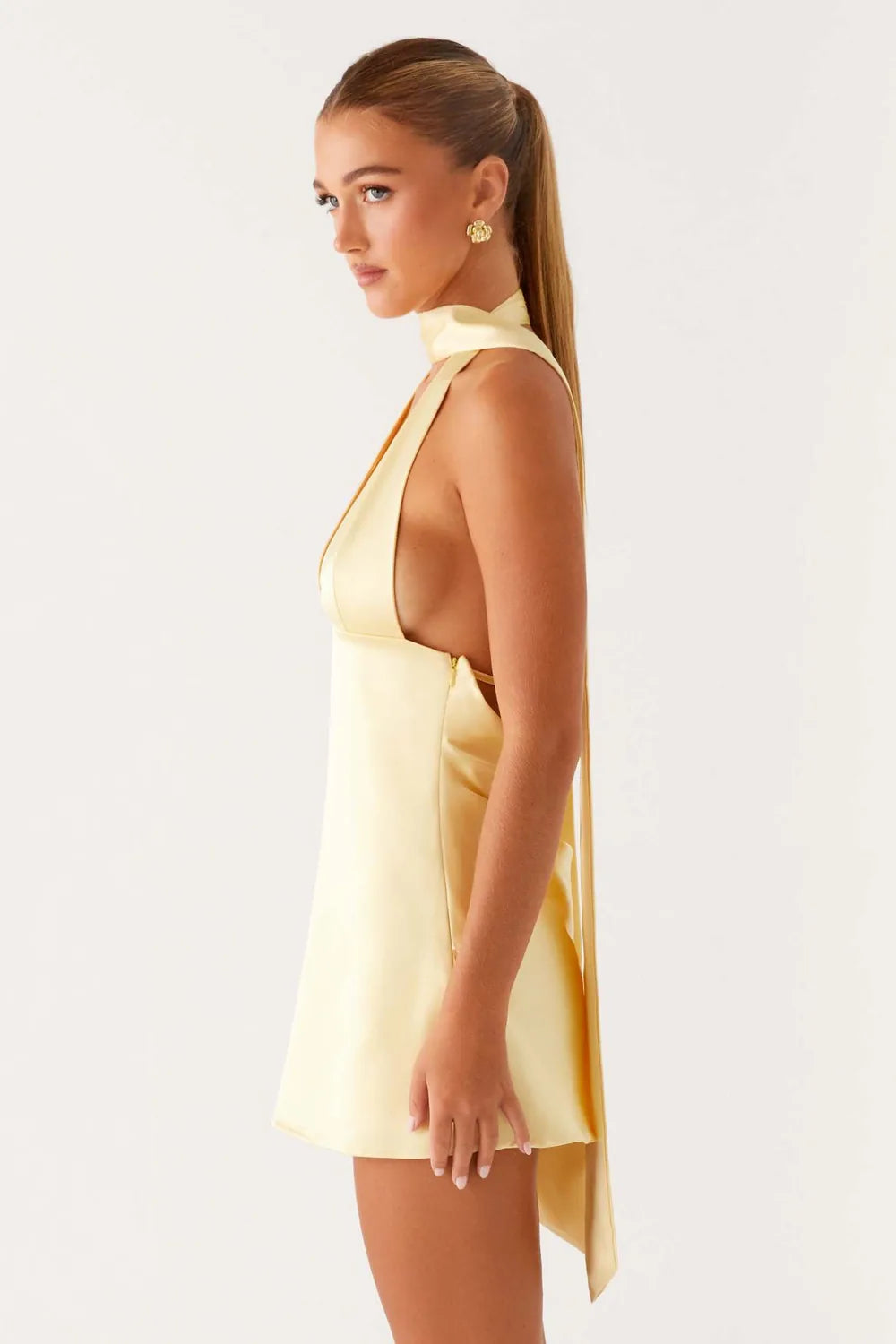Vestido Curto Acetinado Foxie