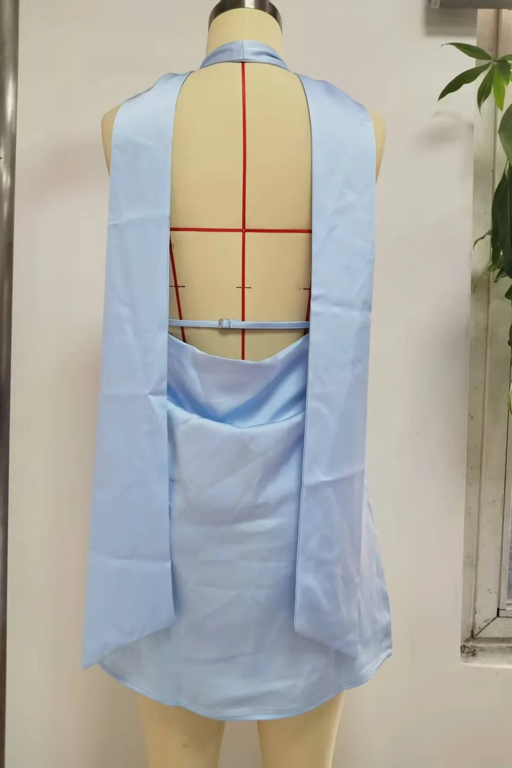 Vestido Curto Acetinado Foxie