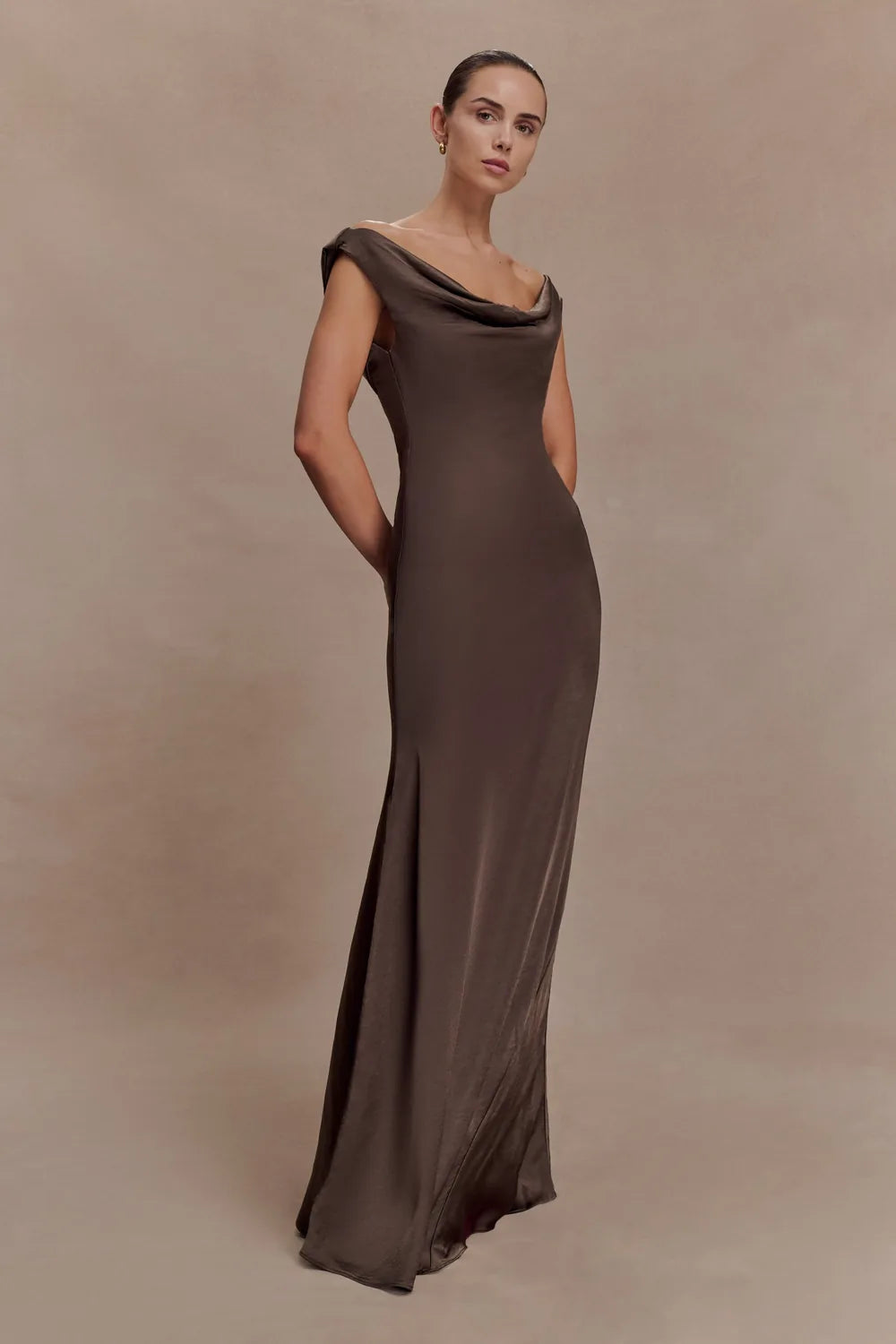 Vestido Longo Acetinado Lisia