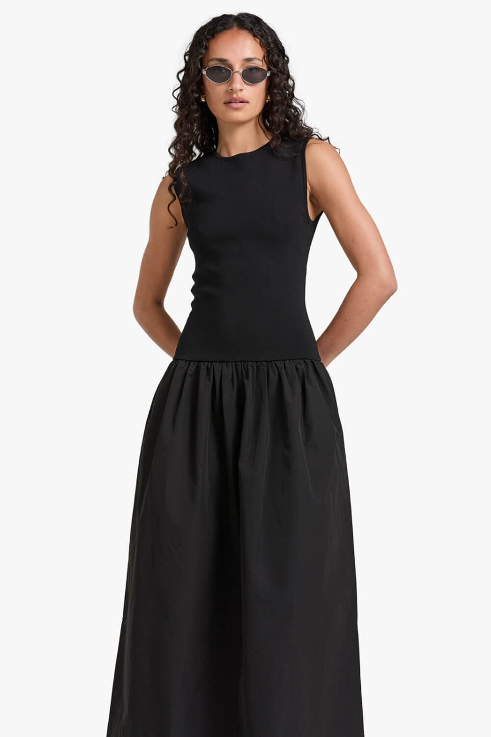 Vestido Midi Georgina Preto