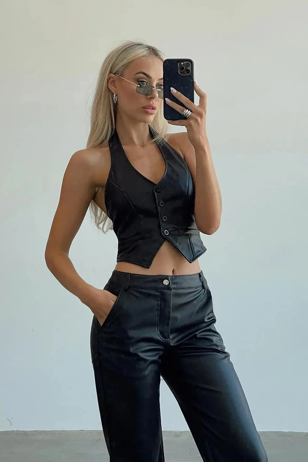 Cropped Anora