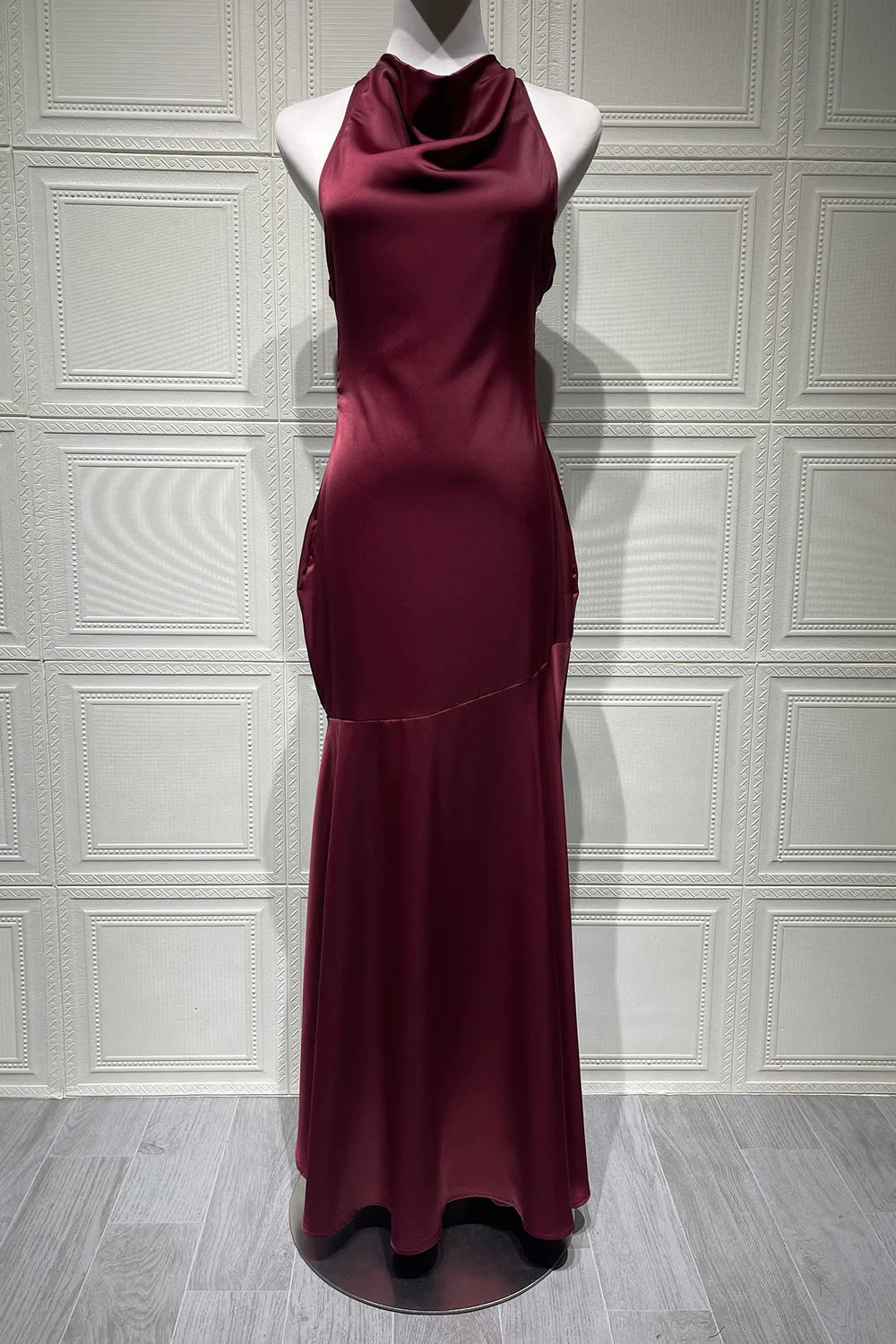 Vestido Longo Acetinado Saylor