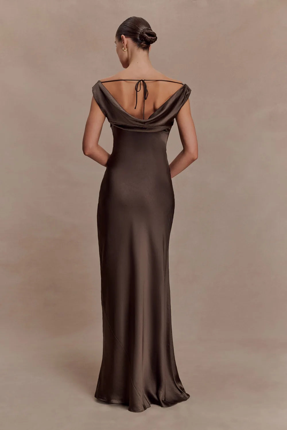 Vestido Longo Acetinado Lisia
